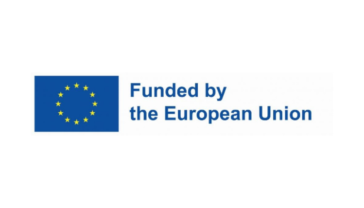 Flaga Unii Europejskiej i napis 'Funded by the European Union"