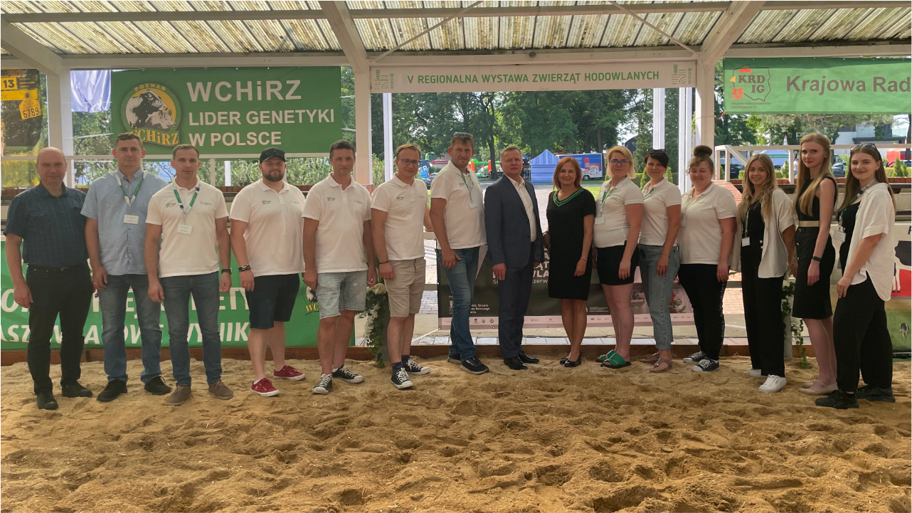 Zespół przygotowujący V RWZH, od lewej: Jarosław Cieśla, Kierownik Powiatowego Zespołu Doradztwa Rolniczego w Poznaniu, Paweł Kopaniarz, Damian Kostański, Michał Głombicki, Tomasz Roszyk, Marcin Morawiec, Wojciech Grzelka, Michał Sosiński, Kierownik działu SPD, Dorota Pietrzak, Anna Losiak, Kinga Kubicka, Dominika Jurcz, Anna Wojtkowiak, Wioleta Barczak, Komisarz V RWZH, Weronika Dziubała