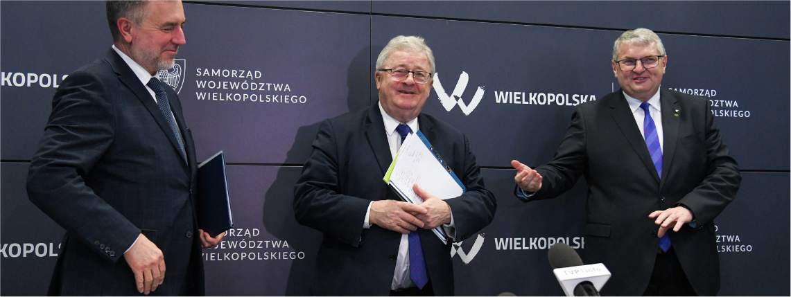 Minister, marszałek i wicemarszałek podczas konferencji